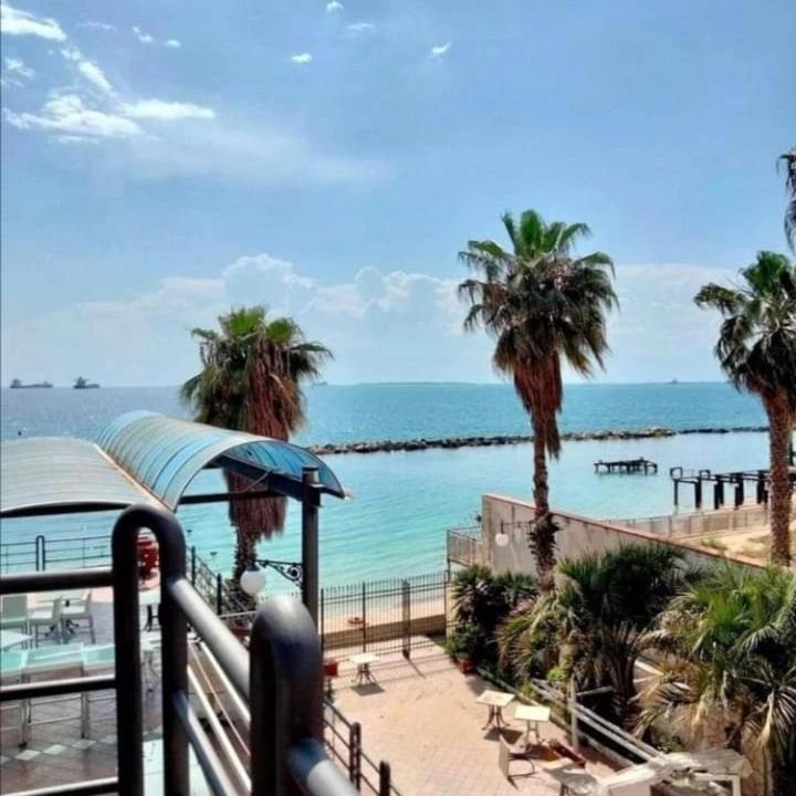 Bluesun Apartments Leporano Luaran gambar